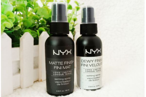 定妝噴霧的用法 定妝噴霧應(yīng)該怎么用 定妝噴霧的用法 定妝噴霧應(yīng)該怎么用