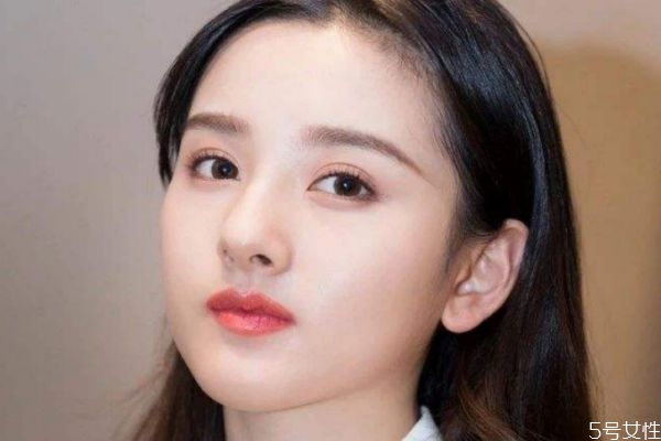 暗戀一個(gè)人不敢表白怎么辦 暗戀一個(gè)人應(yīng)該怎么表白 暗戀一個(gè)人不敢表白怎么辦 暗戀一個(gè)人應(yīng)該怎么表白