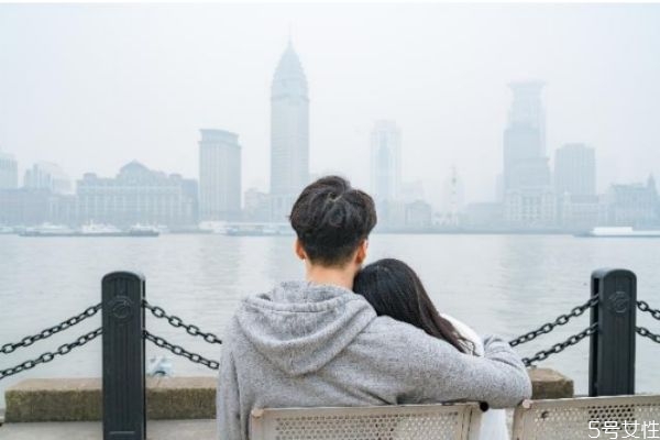 吵架后這些表現(xiàn)說明他真的愛你 吵架時(shí)對(duì)方愛你的表現(xiàn) 吵架后這些表現(xiàn)說明他真的愛你 吵架時(shí)對(duì)方愛你的表現(xiàn)