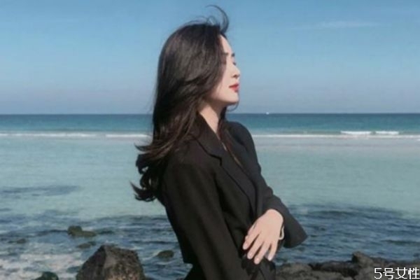 頭發(fā)做柔順有傷害嗎 頭發(fā)做柔順傷害大嗎 頭發(fā)做柔順有傷害嗎 頭發(fā)做柔順傷害大嗎