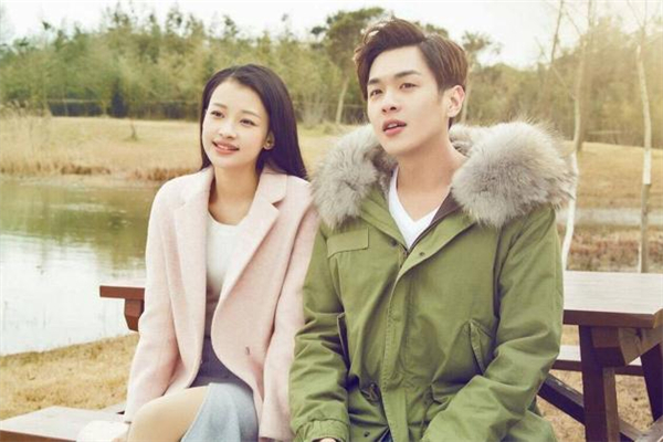 女朋友朋友圈沒(méi)有我正常嗎 女朋友朋友圈不秀恩愛(ài)的原因 女朋友朋友圈沒(méi)有我正常嗎 女朋友朋友圈不秀恩愛(ài)的原因