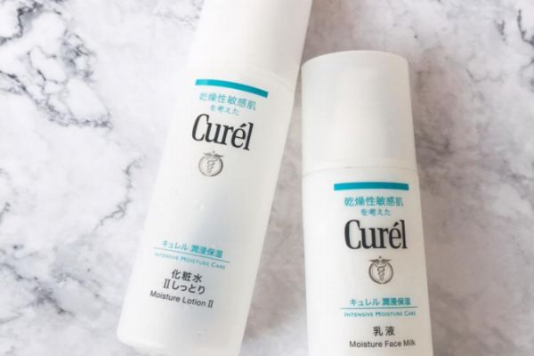 只涂精華液不涂水乳可以嗎 能不能只用精華液不用乳液 只涂精華液不涂水乳可以嗎 能不能只用精華液不用乳液