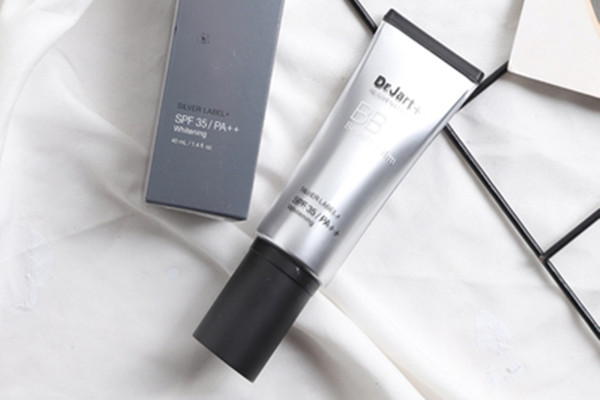 蒂佳婷銀管bb霜適合什么膚質(zhì) 蒂佳婷銀管bb霜的功效有哪些 蒂佳婷銀管bb霜適合什么膚質(zhì) 蒂佳婷銀管bb霜的功效有哪些