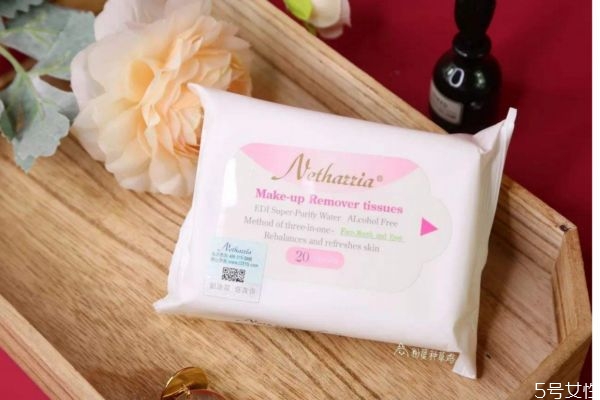 卸妝水跟卸妝濕巾哪個更好用 卸妝濕巾能代替卸妝水嗎 卸妝水跟卸妝濕巾哪個更好用 卸妝濕巾能代替卸妝水嗎