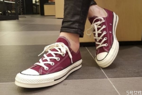 匡威1970s有幾個(gè)鞋孔 匡威1970s鞋碼偏大還是偏小 匡威1970s有幾個(gè)鞋孔 匡威1970s鞋碼偏大還是偏小