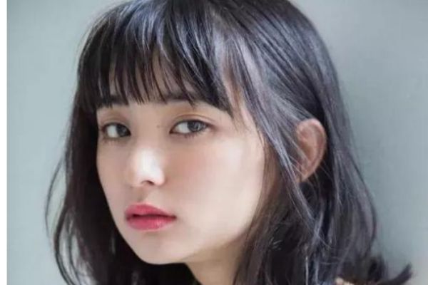 齊劉海洗臉時(shí)候怎么弄不會(huì)翹 齊劉海洗臉應(yīng)該怎么辦 齊劉海洗臉時(shí)候怎么弄不會(huì)翹 齊劉海洗臉應(yīng)該怎么辦