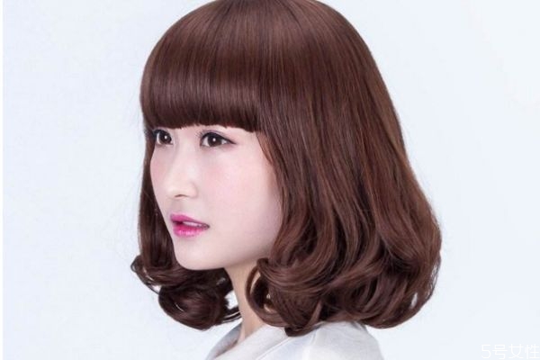 額頭大適合什么發(fā)型 額頭大怎么選擇發(fā)型 額頭大適合什么發(fā)型 額頭大怎么選擇發(fā)型