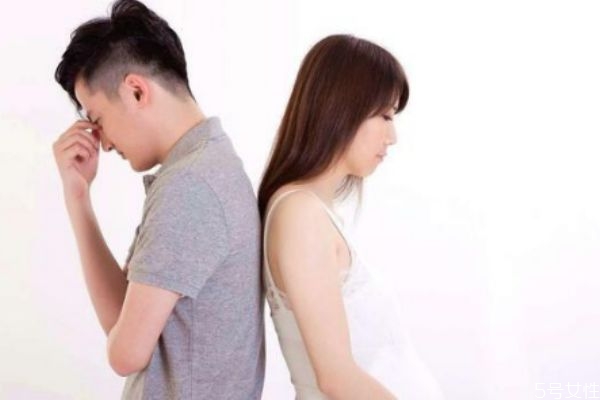 男人離婚不離家的原因 離婚還住一起的害處 男人離婚不離家的原因 離婚還住一起的害處