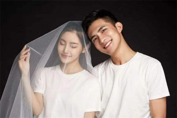 男朋友有女閨蜜能接受嗎 男朋友有女閨蜜怎么辦 男朋友有女閨蜜能接受嗎 男朋友有女閨蜜怎么辦