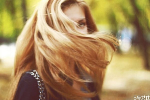 染的頭發(fā)顏色不喜歡怎么快速褪色 什么發(fā)色掉色不發(fā)黃 染的頭發(fā)顏色不喜歡怎么快速褪色 什么發(fā)色掉色不發(fā)黃