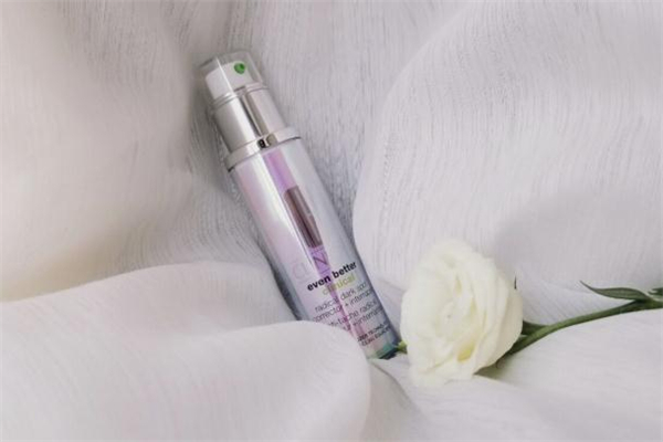 倩碧302美白鐳射瓶適合多大年齡 倩碧302適合什么膚質(zhì) 倩碧302美白鐳射瓶適合多大年齡 倩碧302適合什么膚質(zhì)