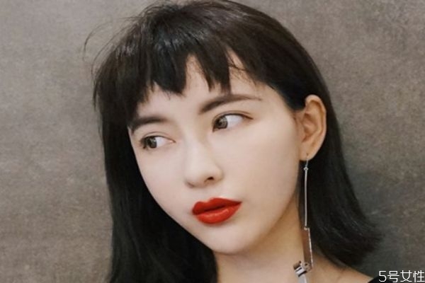 夏天剪狗啃劉海熱嗎 狗啃劉海怎么剪最好看 夏天剪狗啃劉海熱嗎 狗啃劉海怎么剪最好看