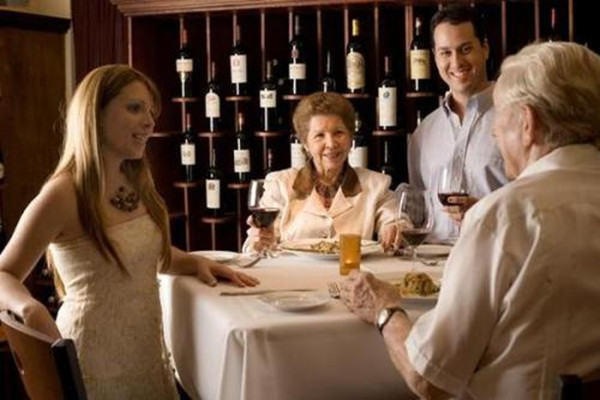 見家長怎樣能留下好印象 見家長留個家長好印象的方法 見家長怎樣能留下好印象 見家長留個家長好印象的方法