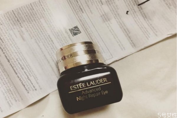 雅詩蘭黛眼霜會(huì)長脂肪粒嗎 雅詩蘭黛眼霜怎么看生產(chǎn)日期