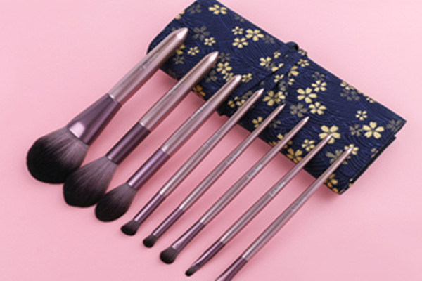 ducare小葡萄化妝刷好用嗎 ducare小葡萄化妝刷介紹 ducare小葡萄化妝刷好用嗎 ducare小葡萄化妝刷介紹