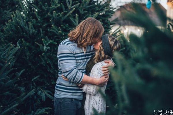 夫妻動手打架還能過么 夫妻打架后如何處理 夫妻動手打架還能過么 夫妻打架后如何處理