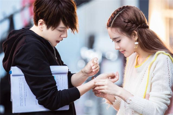 約會(huì)后女生把錢(qián)轉(zhuǎn)給男生什么意思 女生約會(huì)后把錢(qián)轉(zhuǎn)給你代表什么