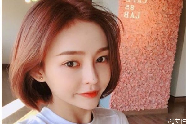 黑色皮膚適合染什么顏色 黑色皮膚應(yīng)該染什么顏色 黑色皮膚適合染什么顏色 黑色皮膚應(yīng)該染什么顏色