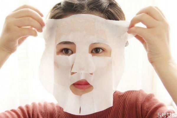 敷完面膜后怎樣正確護(hù)膚 為什么敷面膜臉上會有刺痛感