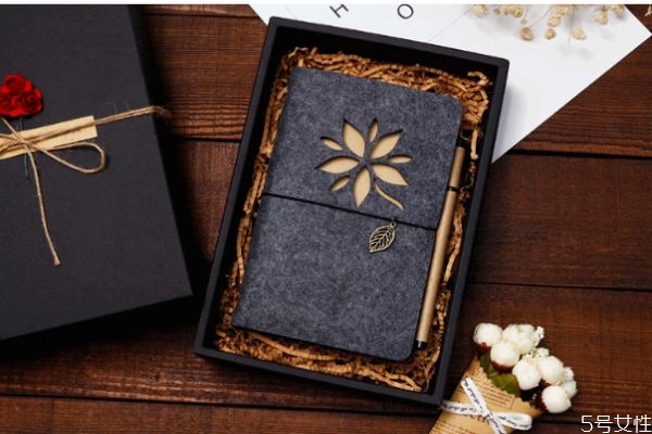 初戀男生最想要的禮物 應(yīng)該送初戀男生什么禮物 初戀男生最想要的禮物 應(yīng)該送初戀男生什么禮物