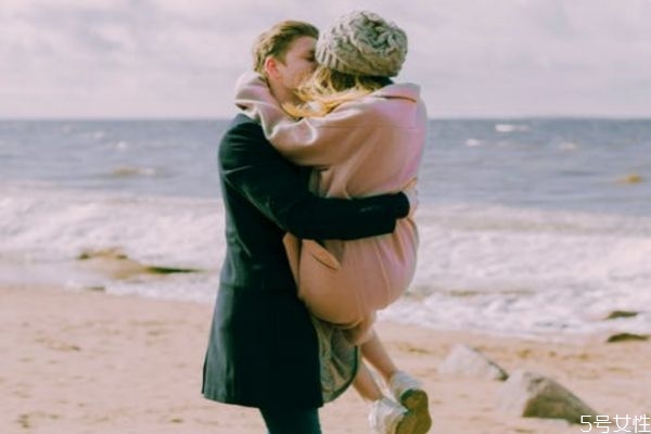 初戀適合結(jié)婚嗎 為什么說初戀很難結(jié)婚 初戀適合結(jié)婚嗎 為什么說初戀很難結(jié)婚