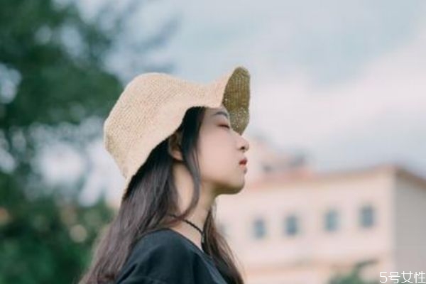 初戀女生為什么容易變心 初戀女生容易變心的原因 初戀女生為什么容易變心 初戀女生容易變心的原因