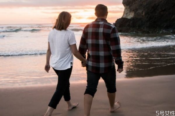 初戀適合結(jié)婚嗎 為什么說初戀很難結(jié)婚 初戀適合結(jié)婚嗎 為什么說初戀很難結(jié)婚