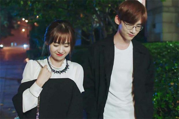 女生喜歡在晚上約會嗎 晚上約會幾點合適 女生喜歡在晚上約會嗎 晚上約會幾點合適