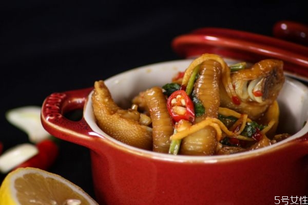 檸檬雞爪怎么做好吃 檸檬雞爪的美味做法 檸檬雞爪怎么做好吃 檸檬雞爪的美味做法