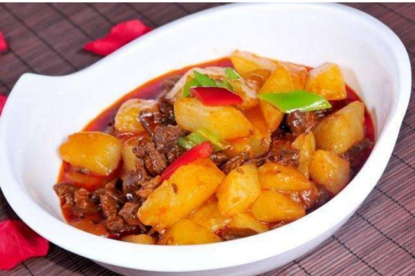 土豆牛腩怎么做好吃 土豆牛腩的美味做法 土豆牛腩怎么做好吃 土豆牛腩的美味做法