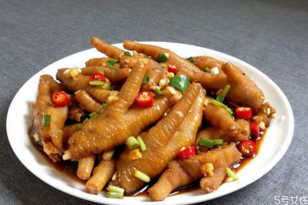 涼拌雞爪怎么做好吃 涼拌雞爪的簡(jiǎn)單做法 涼拌雞爪怎么做好吃 涼拌雞爪的簡(jiǎn)單做法