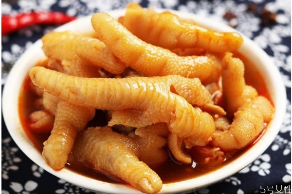 涼拌雞爪怎么做好吃 涼拌雞爪的簡(jiǎn)單做法 涼拌雞爪怎么做好吃 涼拌雞爪的簡(jiǎn)單做法