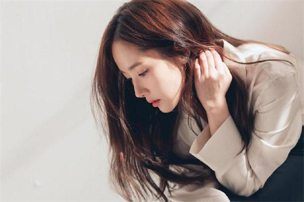 耳軟骨墊鼻尖會(huì)留疤嗎 耳軟骨墊鼻尖手術(shù)過程 耳軟骨墊鼻尖會(huì)留疤嗎 耳軟骨墊鼻尖手術(shù)過程