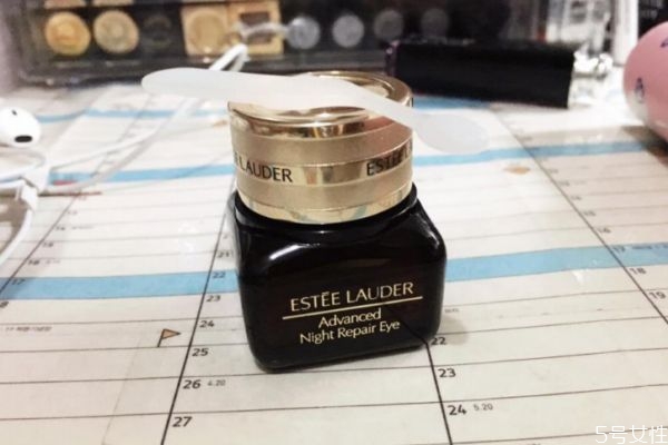 晚上護(hù)膚品和白天區(qū)別 晚上護(hù)膚品和白天的不同 晚上護(hù)膚品和白天區(qū)別 晚上護(hù)膚品和白天的不同