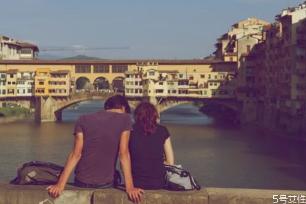 男人屢次出軌說(shuō)明什么 為什么男人會(huì)頻繁出軌 男人屢次出軌說(shuō)明什么 為什么男人會(huì)頻繁出軌