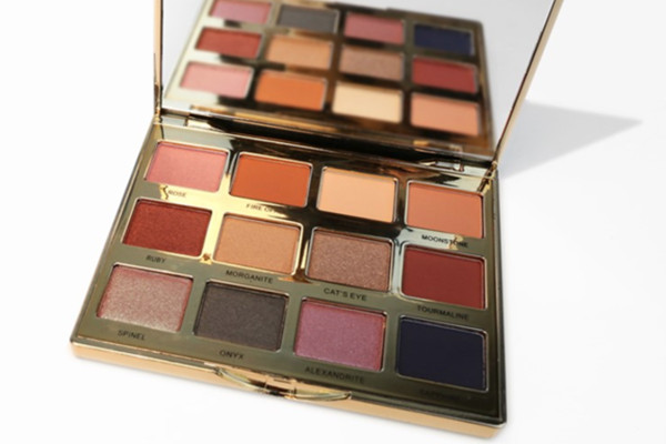 anna hill眼影盤(pán)幾個(gè)顏色 anna hill眼影盤(pán)化妝方法