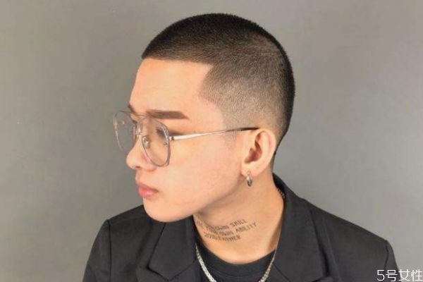 夏季最適合男生的發(fā)型 夏季男生都適合什么發(fā)型 夏季最適合男生的發(fā)型 夏季男生都適合什么發(fā)型