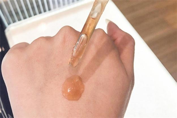 修麗可紫米精華白天能用嗎 修麗可紫米精華什么時候用