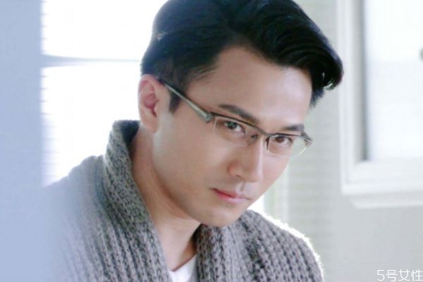 男人占有欲強的表現(xiàn) 男人占有欲強是怎么樣的