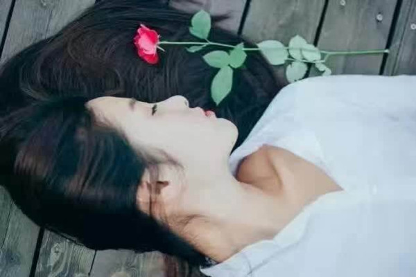 喜歡你的女生會(huì)刪你微信嗎 喜歡你的女生為什么會(huì)刪你微信 喜歡你的女生會(huì)刪你微信嗎 喜歡你的女生為什么會(huì)刪你微信