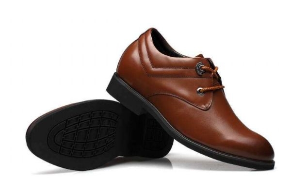 新皮鞋應(yīng)該怎么保養(yǎng) 新皮鞋的保養(yǎng)方法 新皮鞋應(yīng)該怎么保養(yǎng) 新皮鞋的保養(yǎng)方法