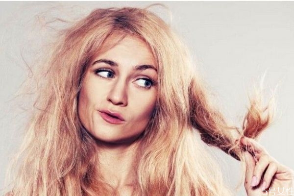 夏天頭發(fā)如何防曬 夏天頭發(fā)需要防曬嗎 夏天頭發(fā)如何防曬 夏天頭發(fā)需要防曬嗎