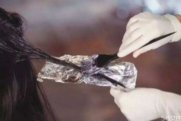 經(jīng)常使用染發(fā)劑對(duì)人體傷害 經(jīng)常使用染發(fā)劑對(duì)人體影響