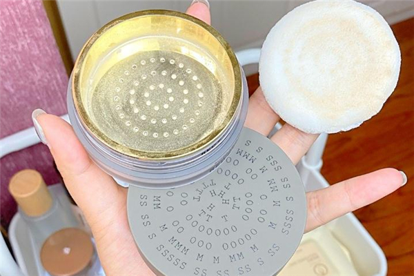 紅地球散粉色號(hào) 紅地球散粉適合干皮嗎 紅地球散粉色號(hào) 紅地球散粉適合干皮嗎