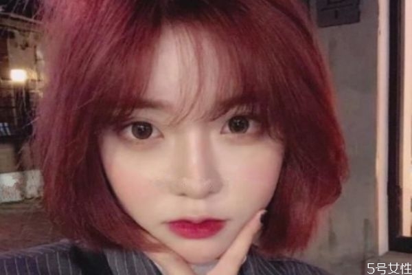 染酒紅色太紅了怎么辦 染過酒紅色能換棕色嗎 染酒紅色太紅了怎么辦 染過酒紅色能換棕色嗎