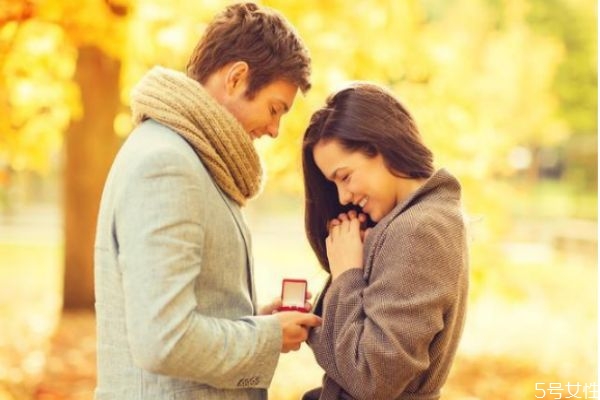 讓男朋友哭的浪漫驚喜 給男朋友制造驚喜大全 讓男朋友哭的浪漫驚喜 給男朋友制造驚喜大全