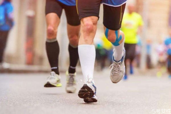 變速跑和勻速跑哪個減肥 減肥應(yīng)該選擇變速跑還是勻速跑