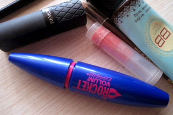 哪款睫毛膏用后能又長(zhǎng)又黑 好用的睫毛膏推薦