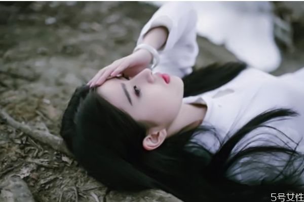 日常關(guān)心問(wèn)候女生的話 真正愛你的人經(jīng)典語(yǔ)錄 日常關(guān)心問(wèn)候女生的話 真正愛你的人經(jīng)典語(yǔ)錄