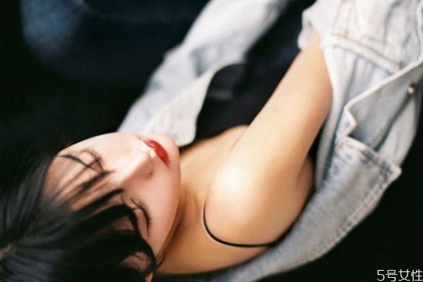 談戀愛多久接吻才合適 談戀愛多久牽手擁抱才正常 談戀愛多久接吻才合適 談戀愛多久牽手擁抱才正常